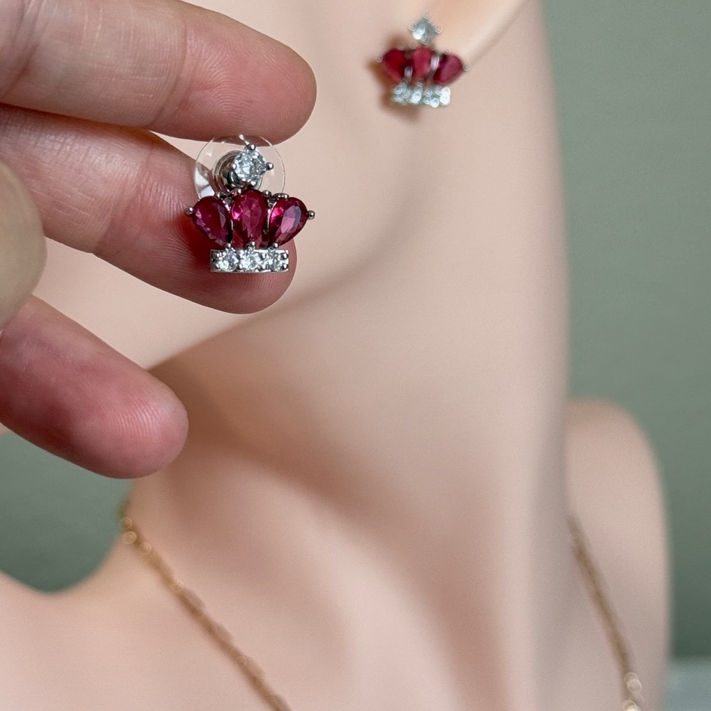 ⚜️ Chic Red and Silver Crown Earrings With  Cubic Zirconia 💎❤️‍🔥 - Picture 4 of 7